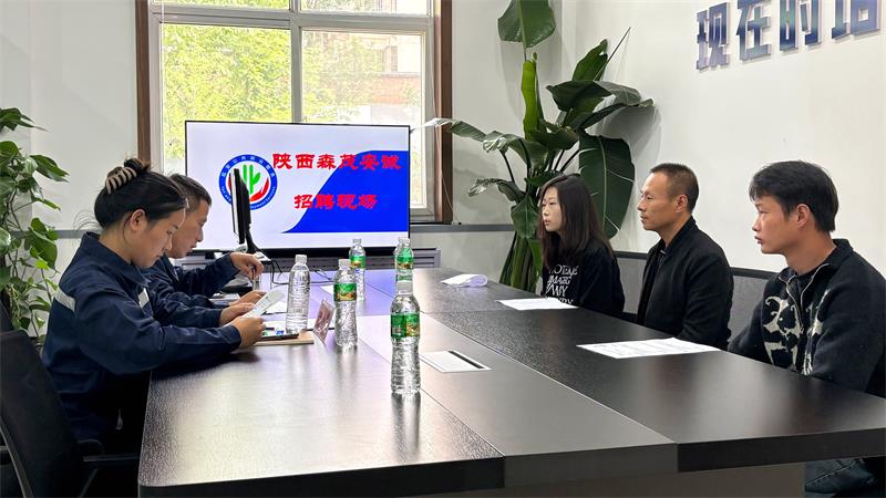 宜川县就业服务中心搭建桥梁，小型见面会直通就业路。_proc.jpg
