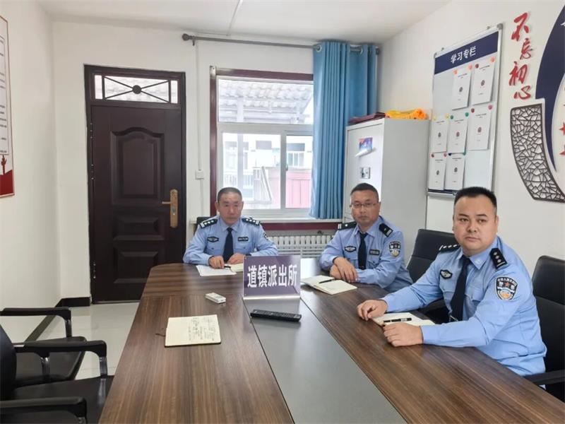 挺膺担当忠诚戍边——排依克边境派出所先进事迹发布仪式在甘泉公安引起强烈反响 (图2) 640 (1).jpg