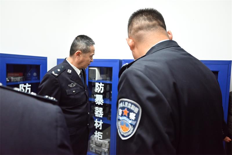陕西省高院法警总队检查督导甘泉县法院司法警务工作(图2) DSC_4113.jpg