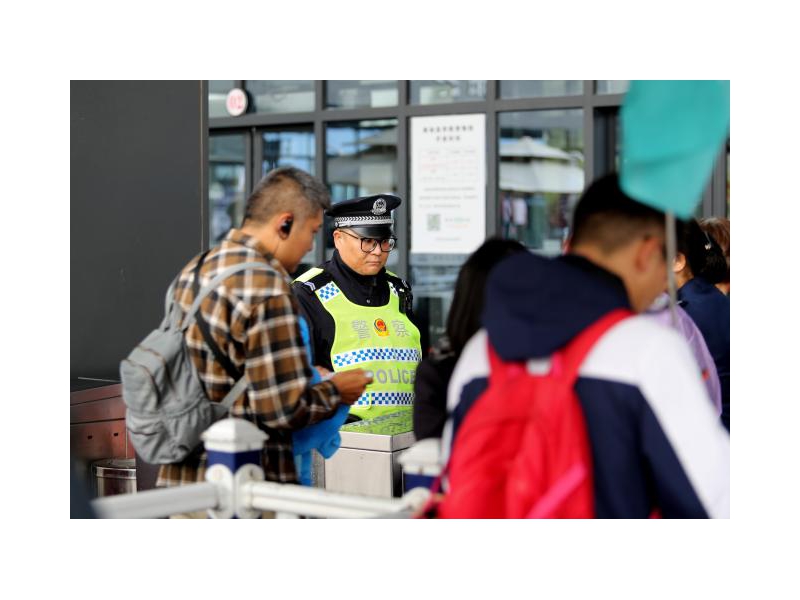 月满骊山・警护长安——临潼公安冒雨守护国庆假日安全