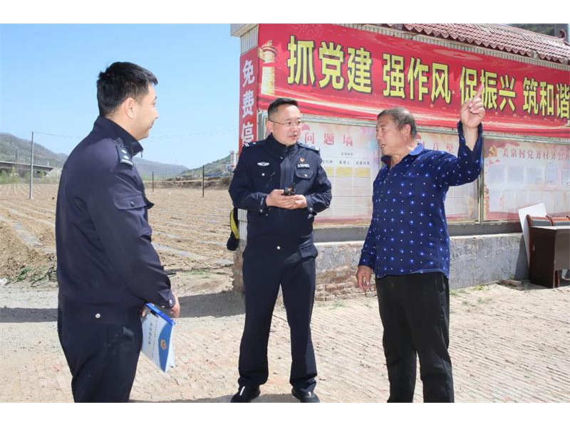 扎根甘泉21载，薛鹏：用藏蓝守护绘就警徽亮色