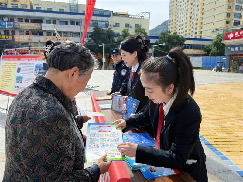 陕西志丹县人民法院:平安有“法”护 志丹法院在行动