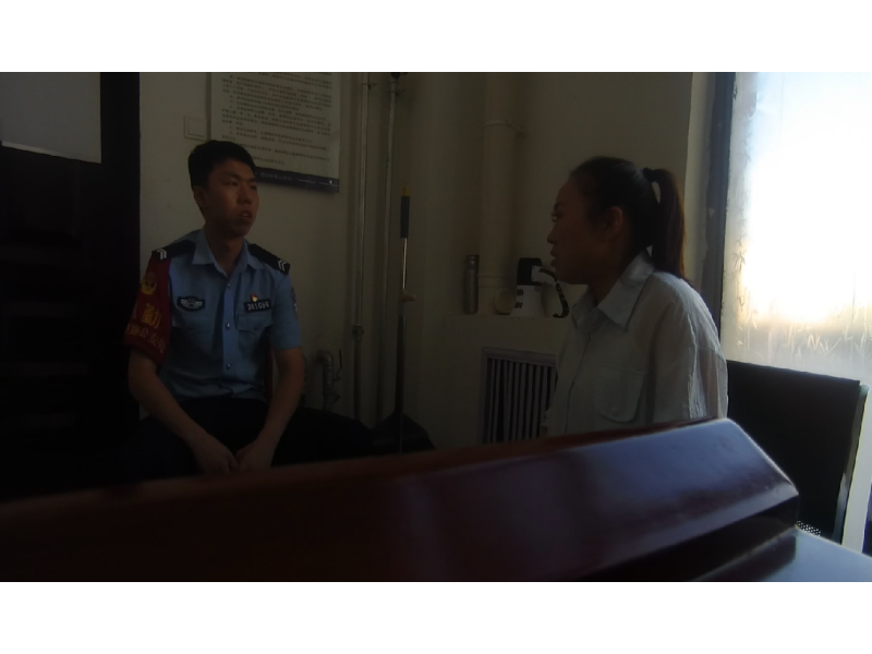 民警暖心救助 成功寻回离家出走少女