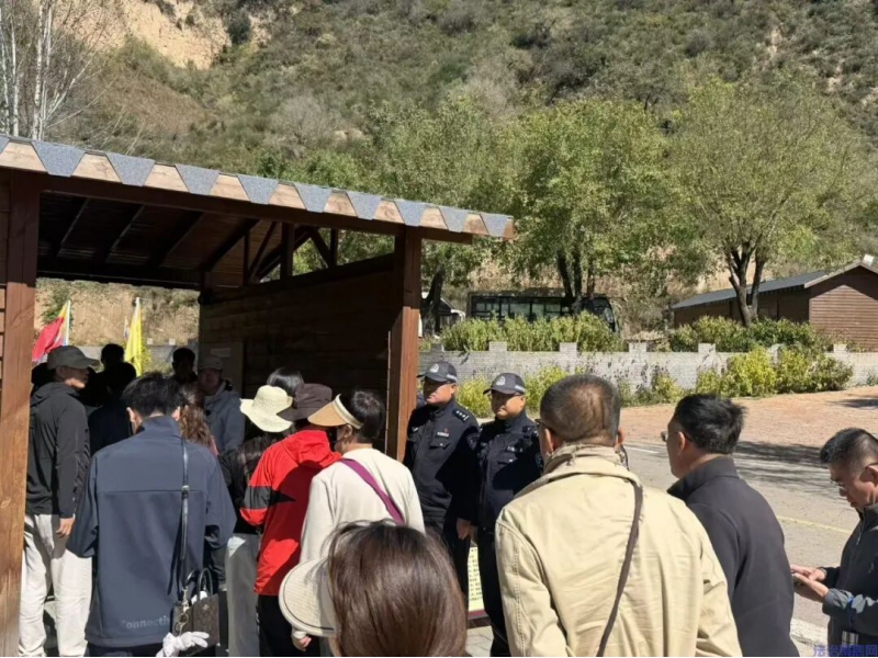 节日我在岗 守护国泰民安|陕西甘泉县丹霞红警—峡谷里的平安防