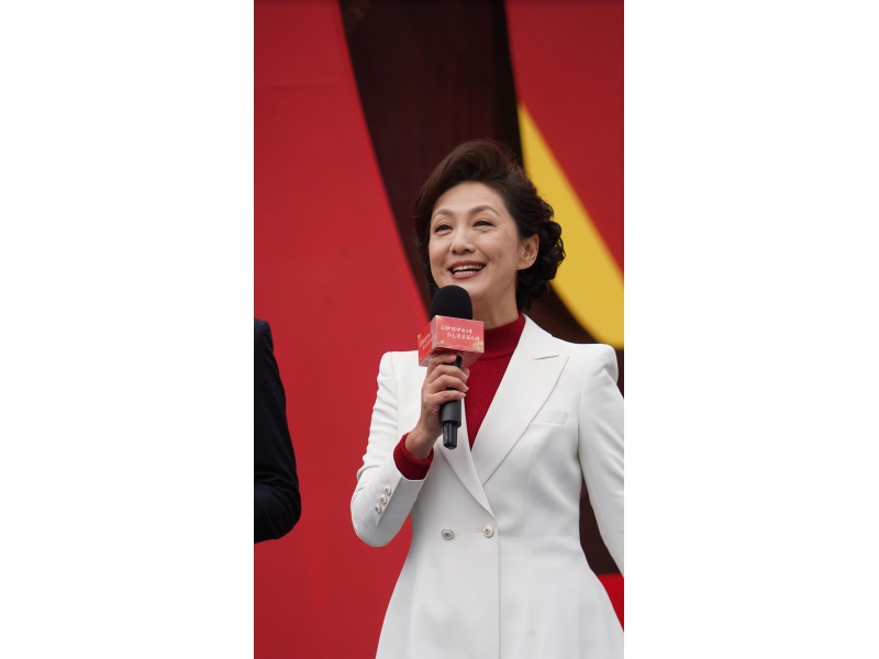 央视主持人海霞向宁夏固原市捐赠3所“小石榴书屋”