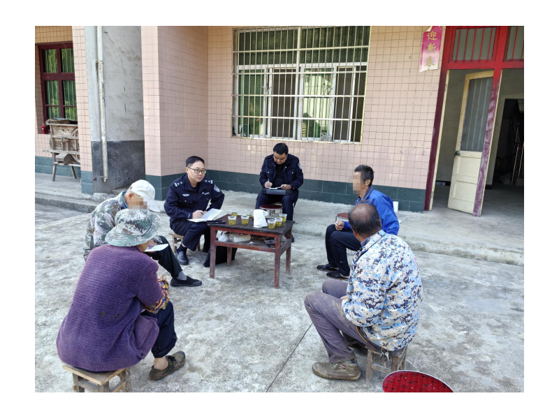 背包警务入基层 化解纠纷在一线