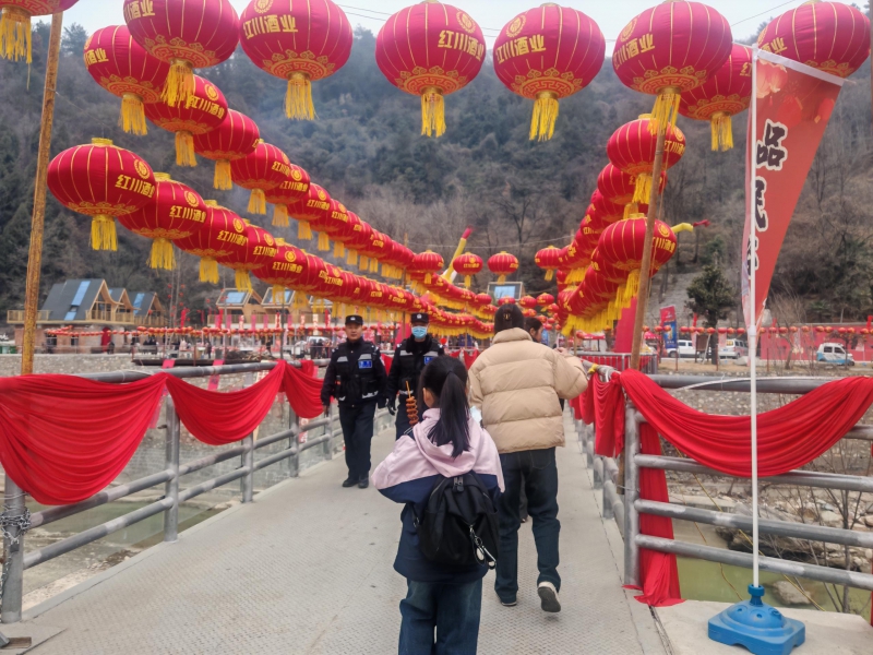 勉县长沟河派出所完成第二届“爱上长沟河，寻味庖汤宴”迎新春安保活动