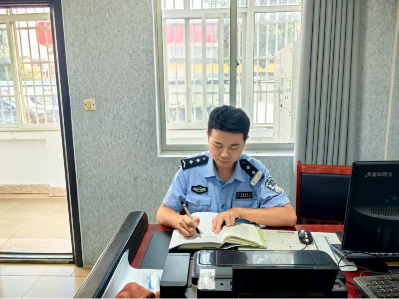 扎根基层写忠诚 五载青春铸警魂