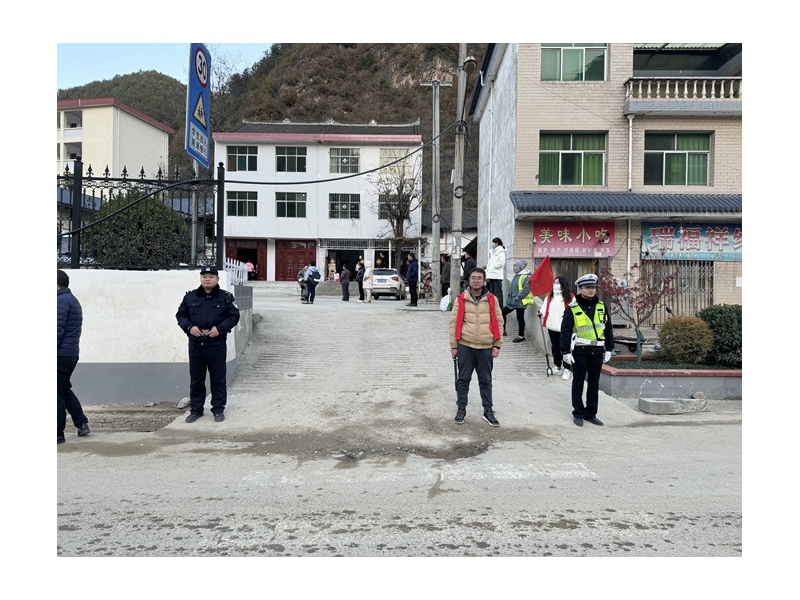 商洛柞水公安交警红岩寺中队扎实开展校园周边交通  安全隐患排