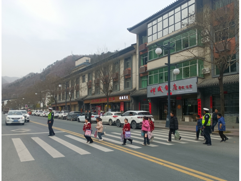 筑牢平安防线 护航春季出行