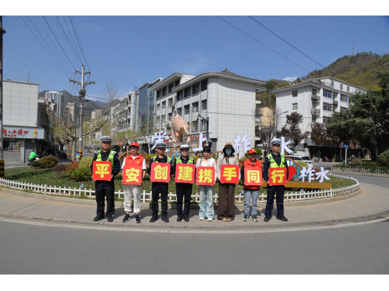【多方联动 共建平安】 柞水公安交警会同多部门持续开展“一盔